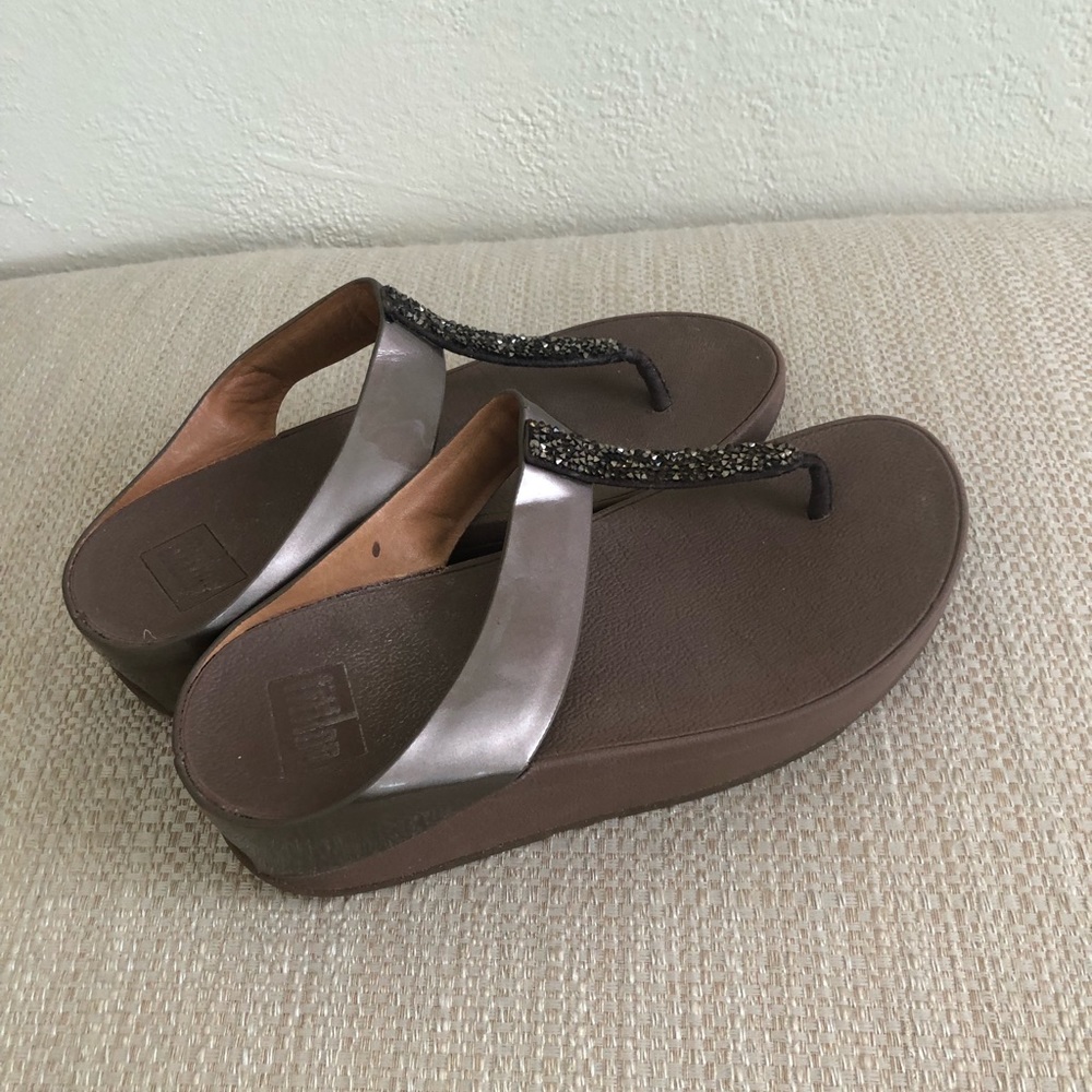Beautiful bronze fit flip sandal